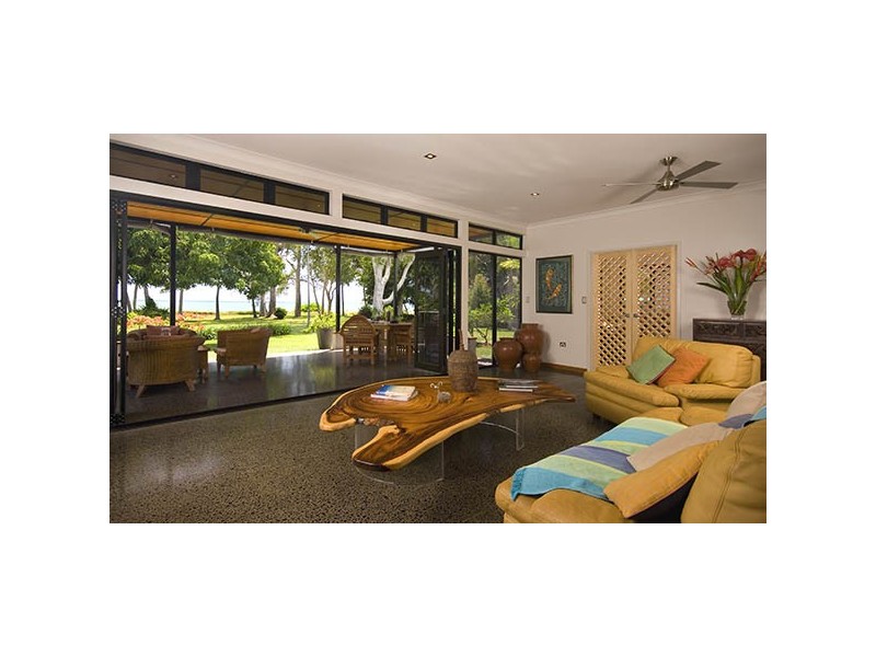 18  Evans Road, Cairns QLD 4870