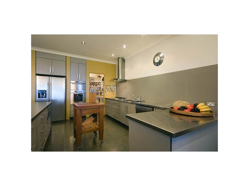 18  Evans Road, Cairns QLD 4870