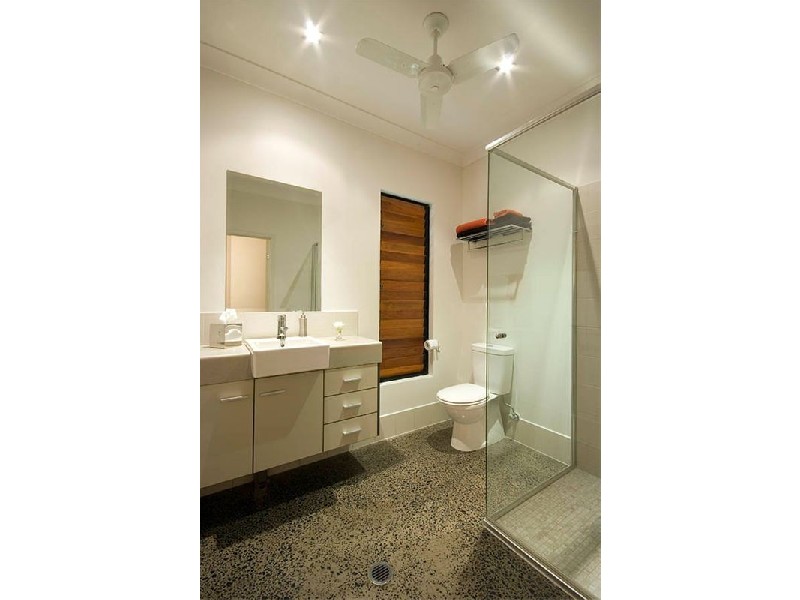 18  Evans Road, Cairns QLD 4870