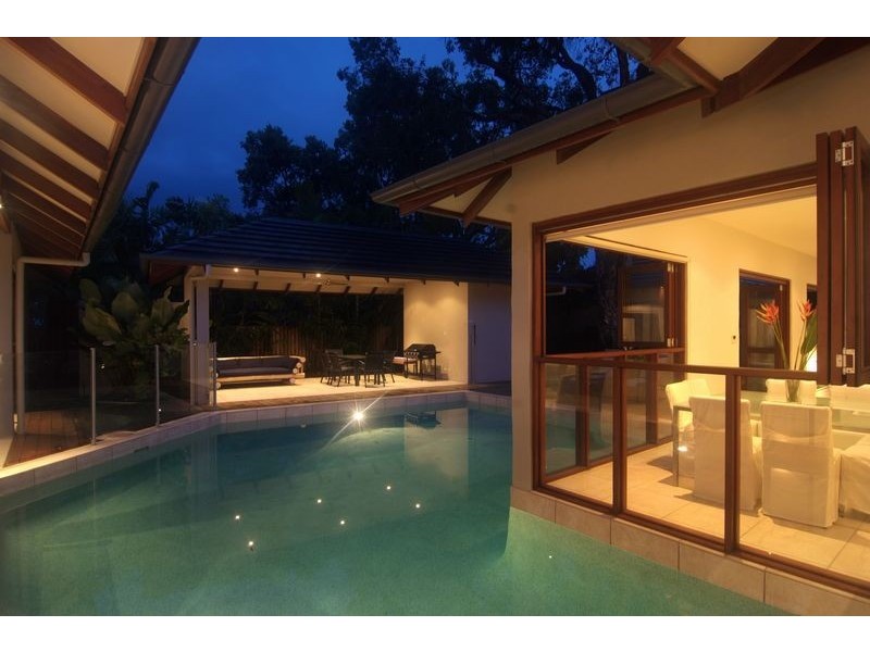 20  Barrier Street, Port Douglas QLD 4877