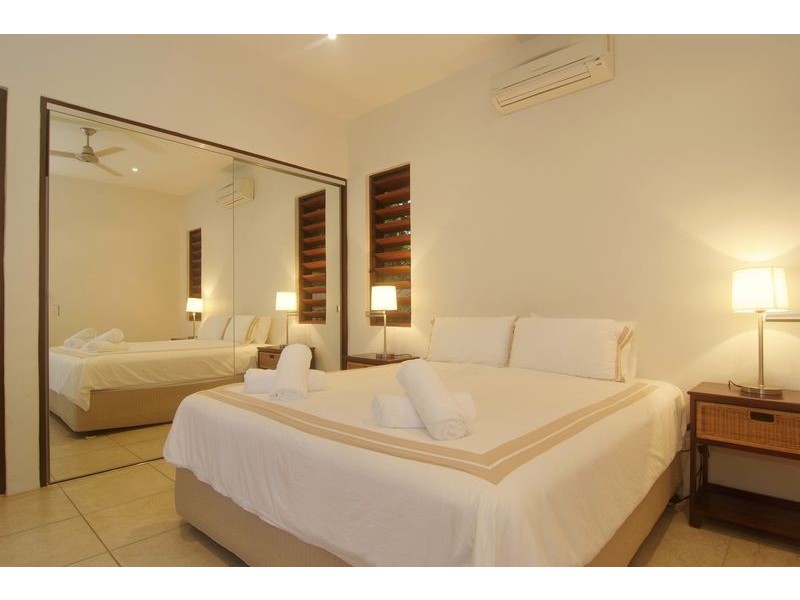 20  Barrier Street, Port Douglas QLD 4877