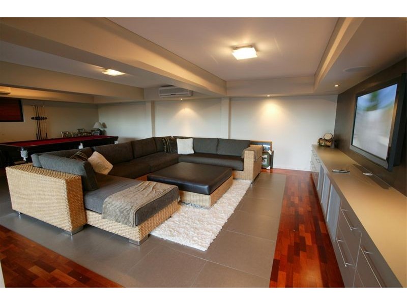 114  Hillview Cres, Whitfield QLD 4870