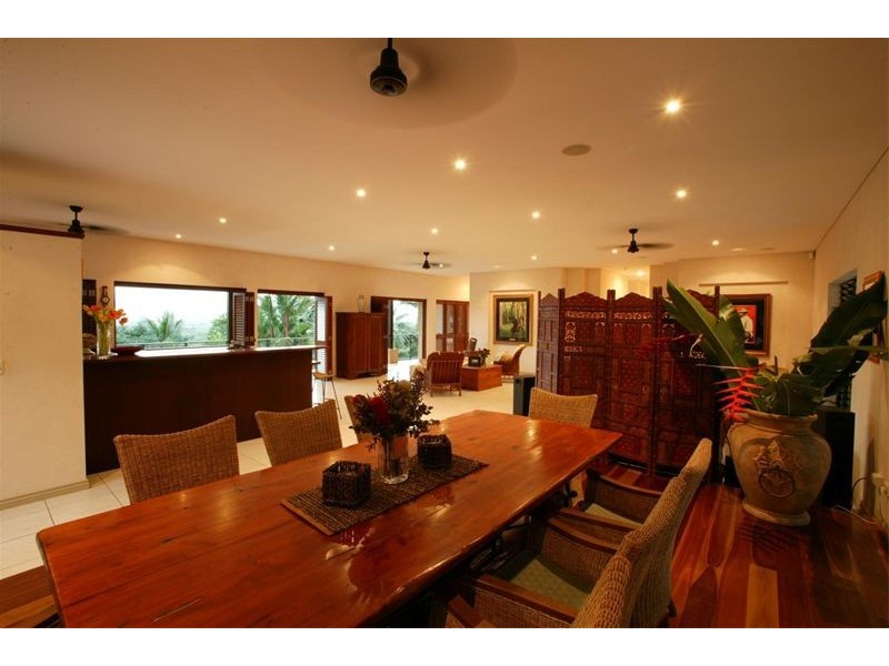 114  Hillview Cres, Whitfield QLD 4870