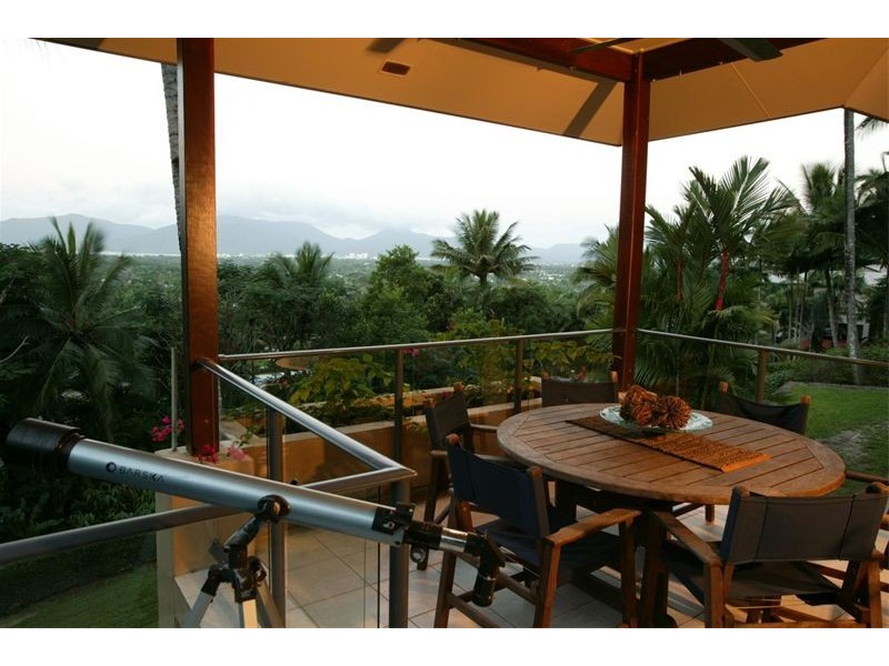 114  Hillview Cres, Whitfield QLD 4870