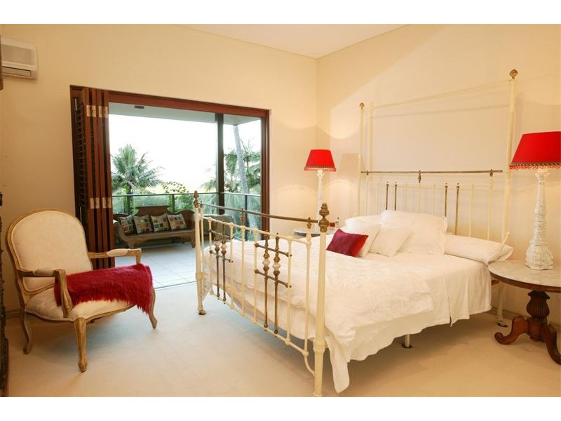 114  Hillview Cres, Whitfield QLD 4870