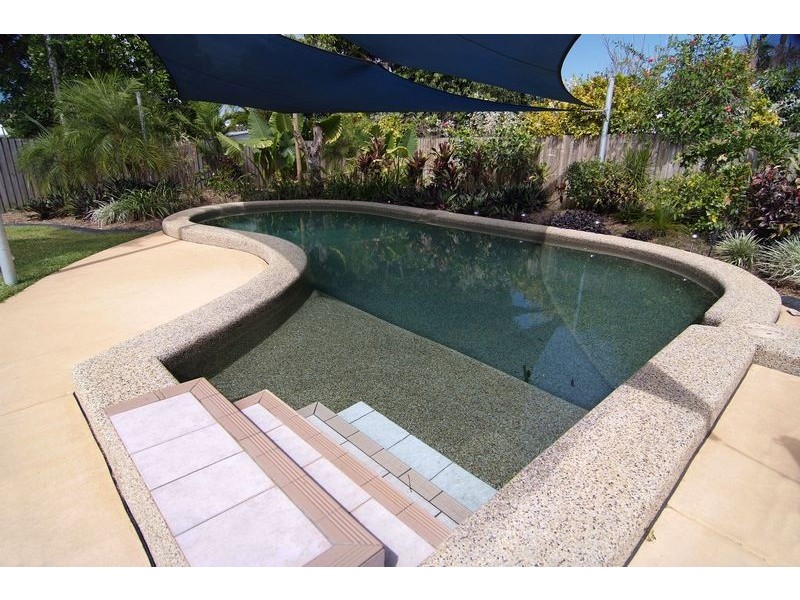 12 Vianen Close, Bentley Park QLD 4869