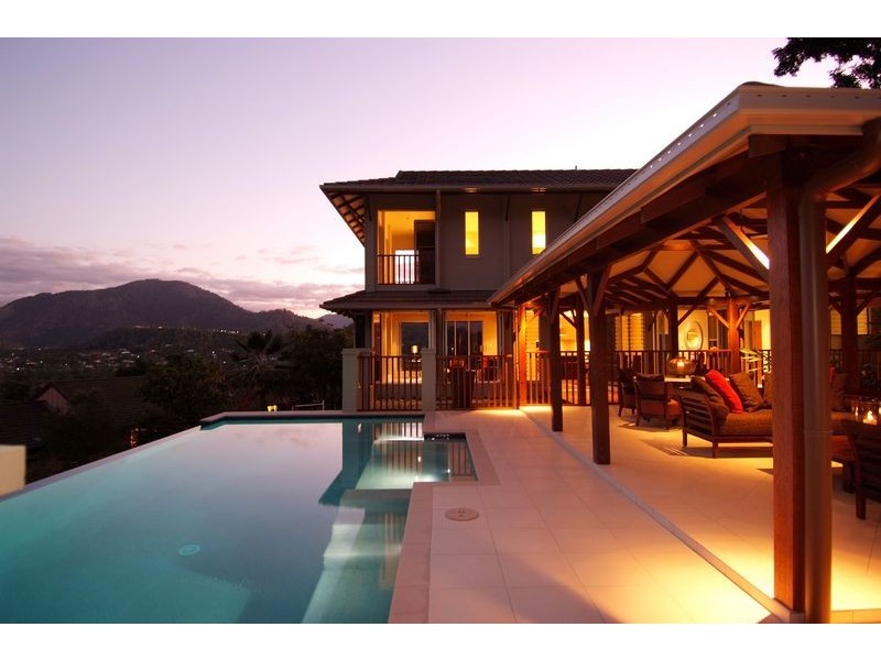 44  Gloucester Street, Whitfield QLD 4870