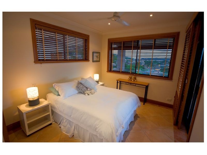 11  CLEVELAND TERRACE, North Ward QLD 4810