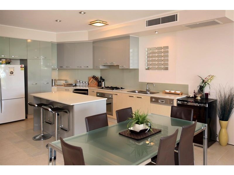 APT 102/   72-74 The Strand, Townsville QLD 4810
