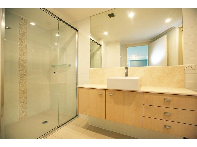 APT 102/   72-74 The Strand, Townsville QLD 4810