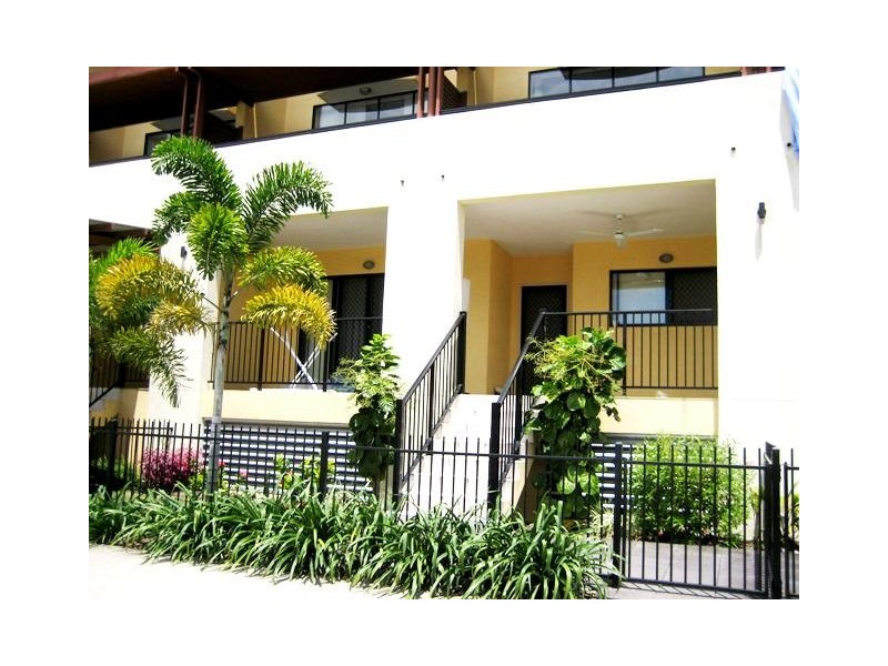 APT. 2 /   243 Mcleod Street, Cairns North QLD 4870