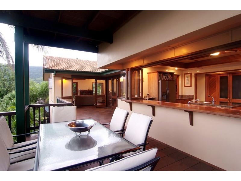 17 Amaroo Close, Smithfield QLD 4878