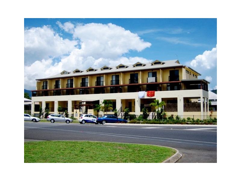 Apt.8 /   243 MCLEOD STREET, Cairns North QLD 4870