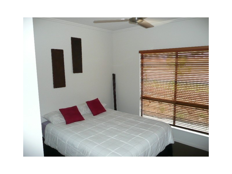 3 Rossman Road, Smithfield QLD 4878