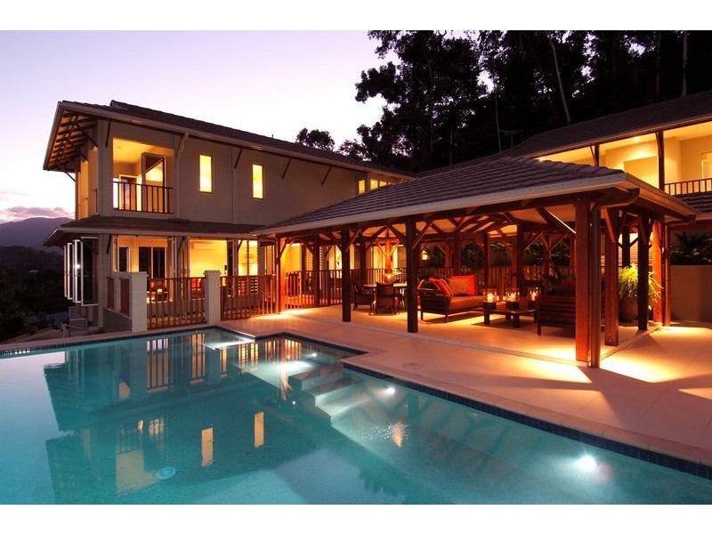 44   Gloucester St, Whitfield QLD 4870