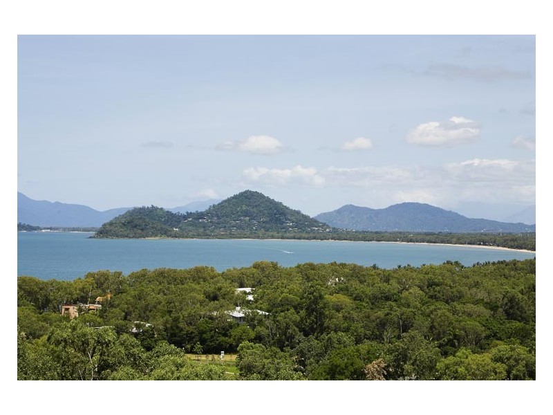 11 COLONEL CUMMINGS DRIVE, Palm Cove QLD 4879