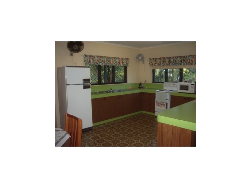 28 – 30  Macilwraith Street, Manoora QLD 4870