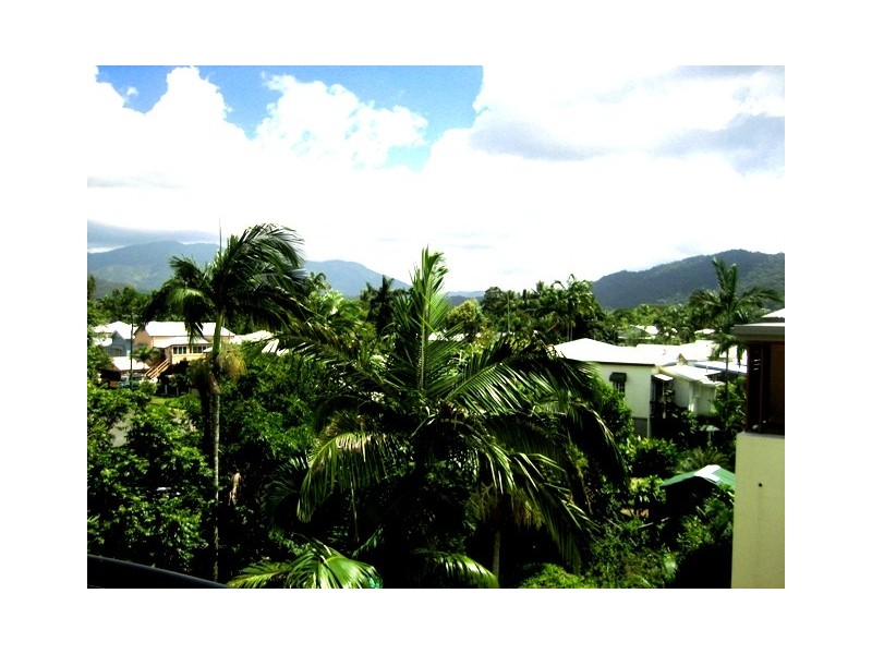 APT.14 / 243  MCLEOD STREET, Cairns North QLD 4870