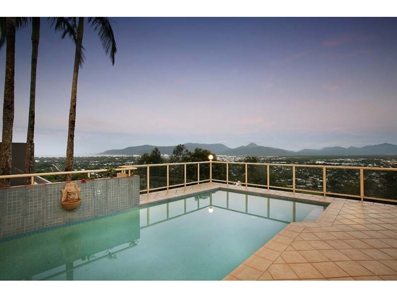 109 Summer Hill Drive, Cairns QLD 4870