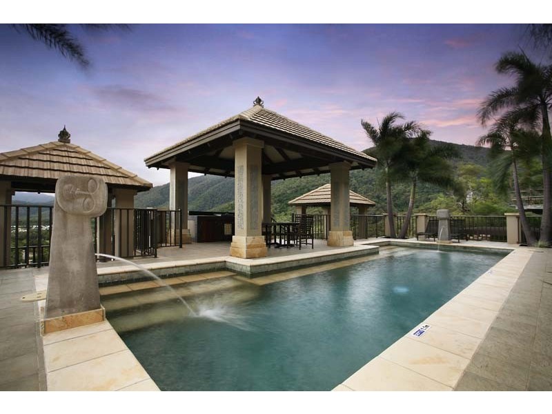 APT. 5 / 11 Colonel Cummings Drive, Palm Cove QLD 4879