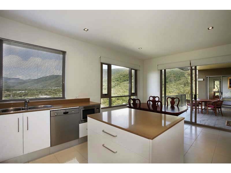 APT. 5 / 11 Colonel Cummings Drive, Palm Cove QLD 4879