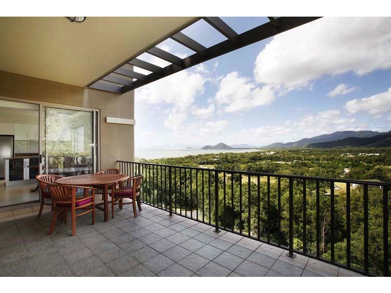 APT. 5 / 11 Colonel Cummings Drive, Palm Cove QLD 4879