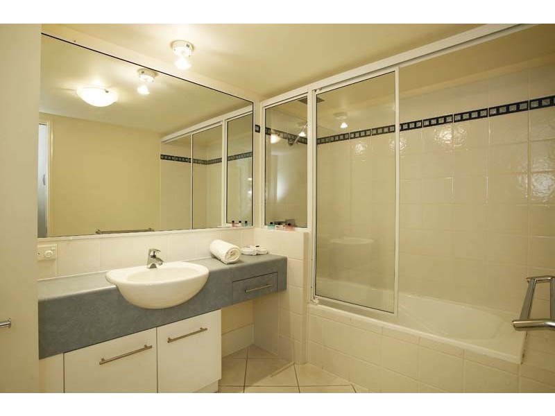 Level 1 APT. 2 /Level 1 APT. 2 / NORTH COVE The Esplanade, Cairns QLD 4870