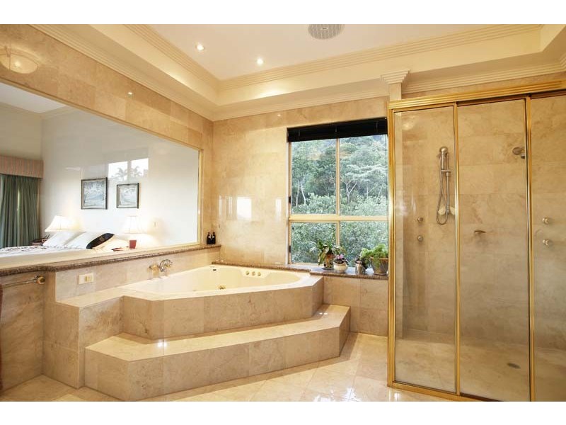 109 Summer Hill Drive, Mooroobool QLD 4870