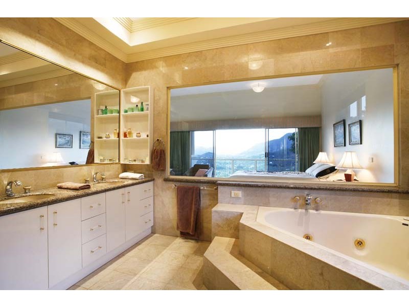 109 Summer Hill Drive, Mooroobool QLD 4870