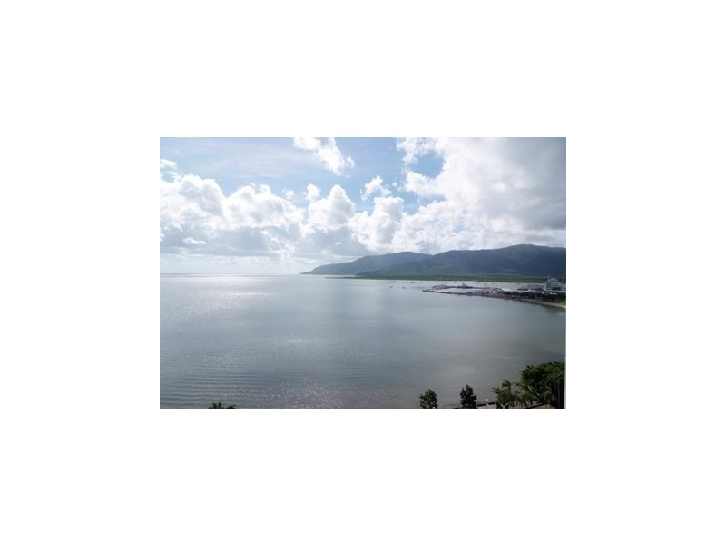 APT. 81 /  107 Esplanade, Cairns QLD 4870