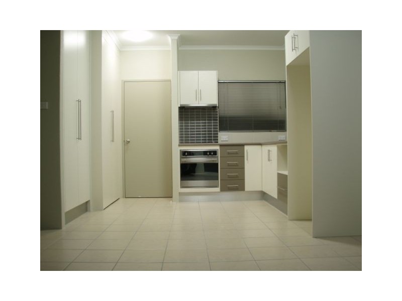 1/21 Balaclava Road, Cairns QLD 4870