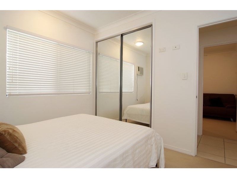 APT 2 /19  Upward Street, Cairns City QLD 4870