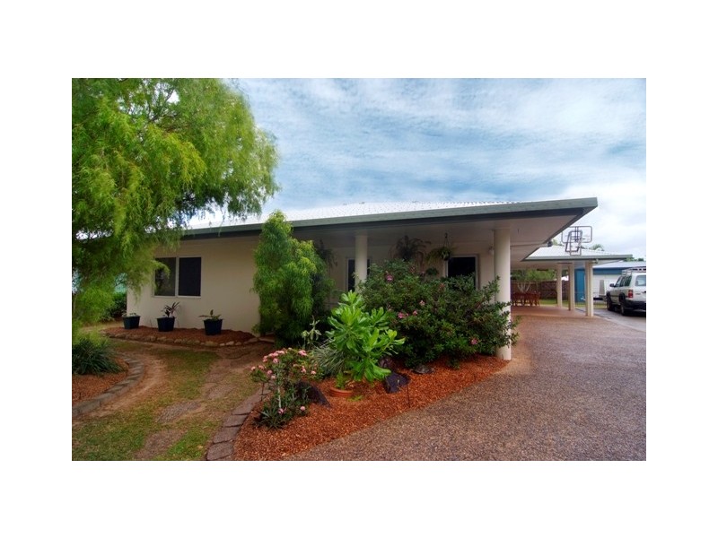 14  Adventure Close, Bentley Park QLD 4869