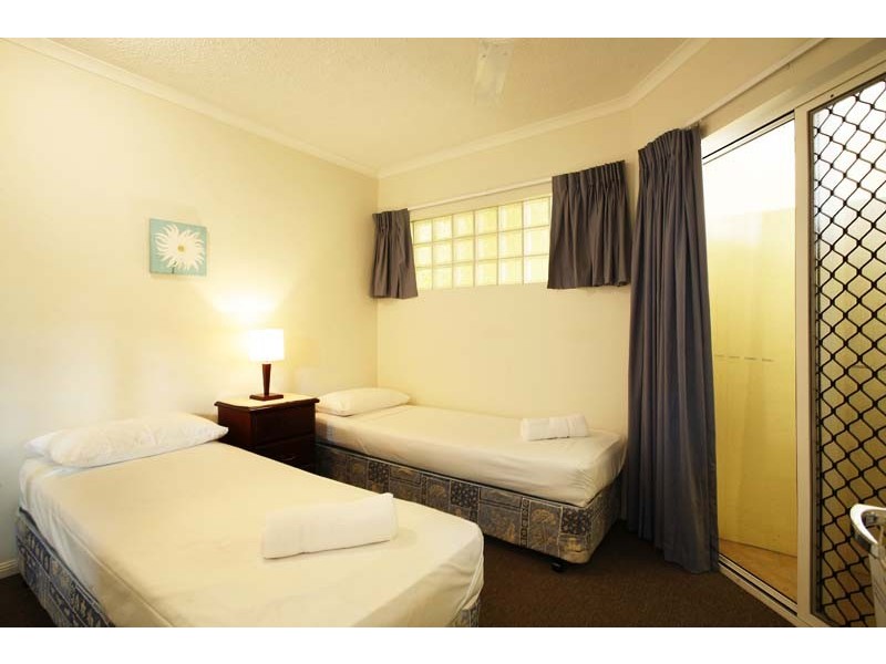 Level 1 APT. 2 / NORTH COVE The Esplanade, Cairns City QLD 4870