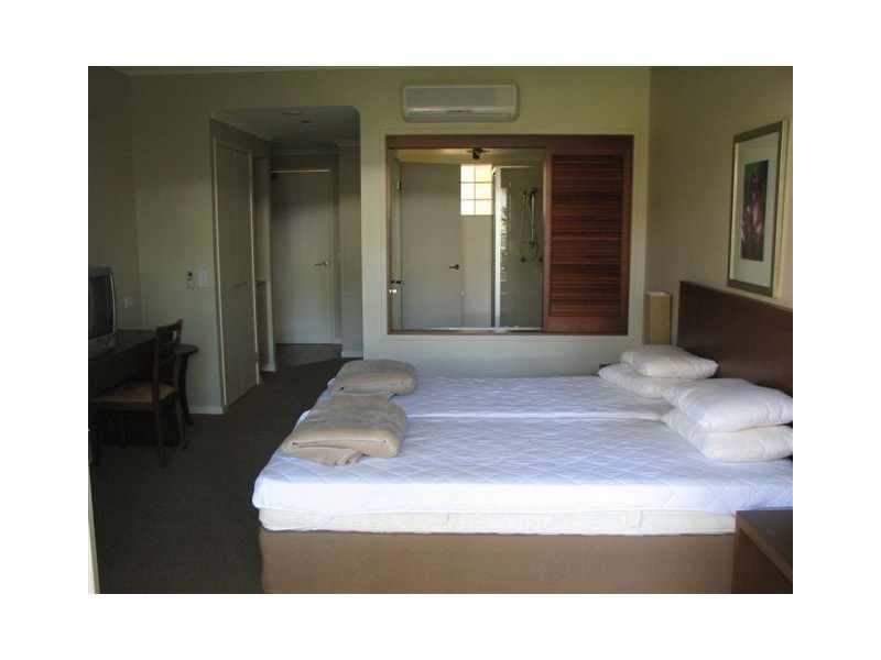 APT. 815/49-63  Williams Esplanade, Mantra Amphora, Palm Cove QLD 4879