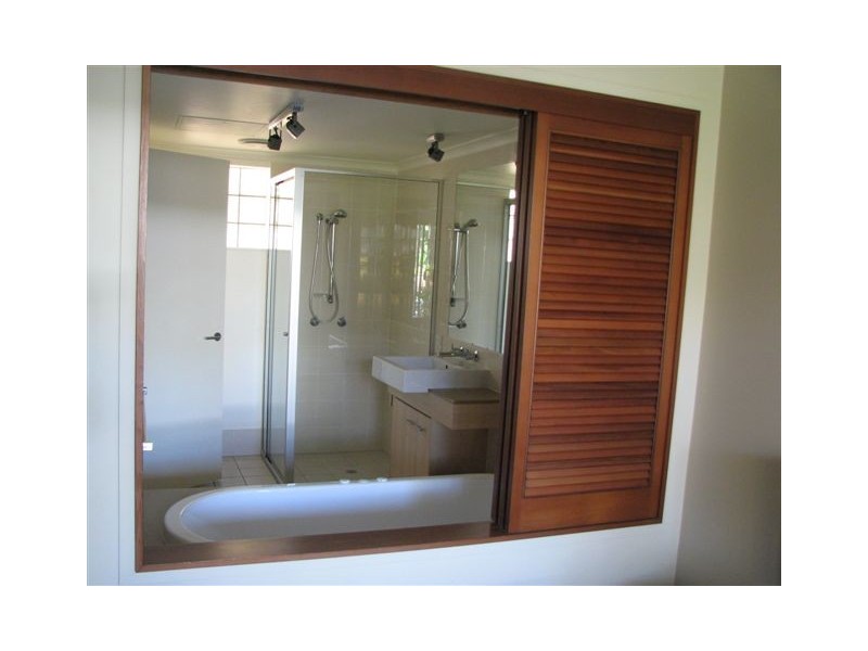 APT. 815/49-63  Williams Esplanade, Mantra Amphora, Palm Cove QLD 4879