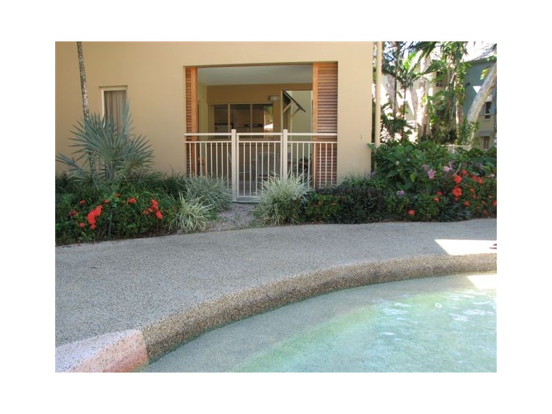 APT. 815/49-63  Williams Esplanade, Mantra Amphora, Palm Cove QLD 4879