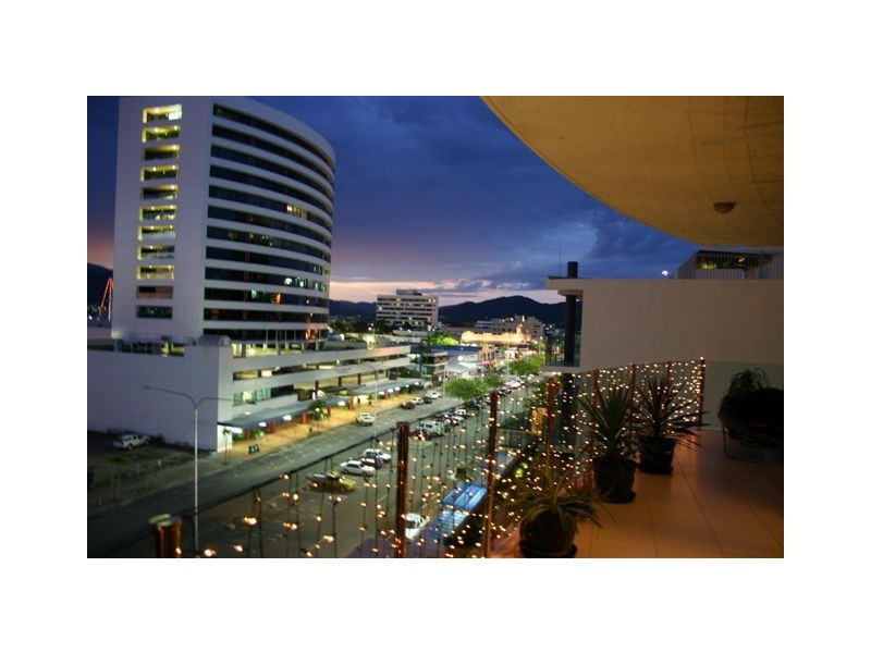 Level 5 APT 501./ 25 Wharf Street, Cairns QLD 4870