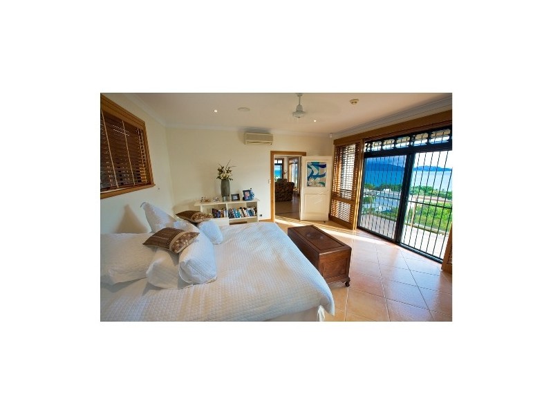 11 Cleveland Terrace, Townsville QLD 4810