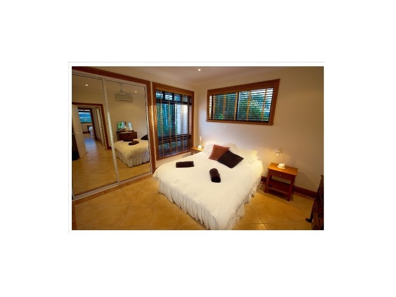 11 Cleveland Terrace, Townsville QLD 4810