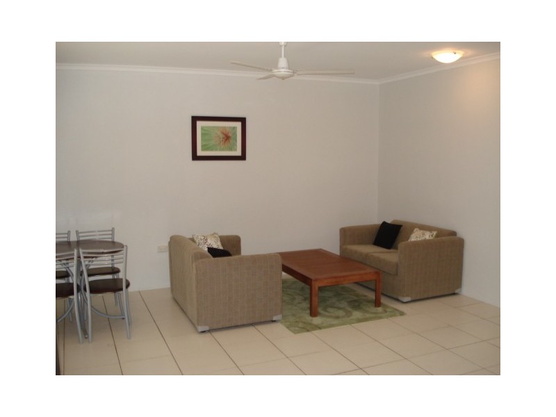 APT. 3 / 21  Balaclava Road, Earlville QLD 4870