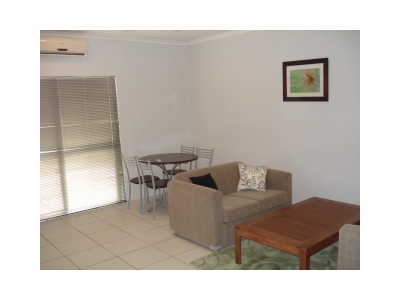 APT. 3 / 21  Balaclava Road, Earlville QLD 4870
