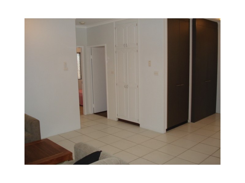APT. 3 / 21  Balaclava Road, Earlville QLD 4870