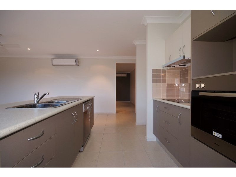 20  Pilosa Street, Redlynch QLD 4870