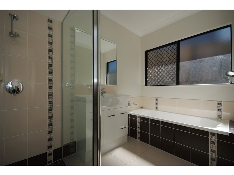 20  Pilosa Street, Redlynch QLD 4870