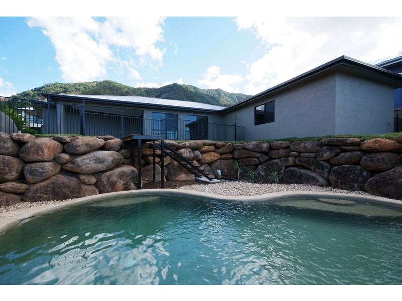 20  Pilosa Street, Redlynch QLD 4870