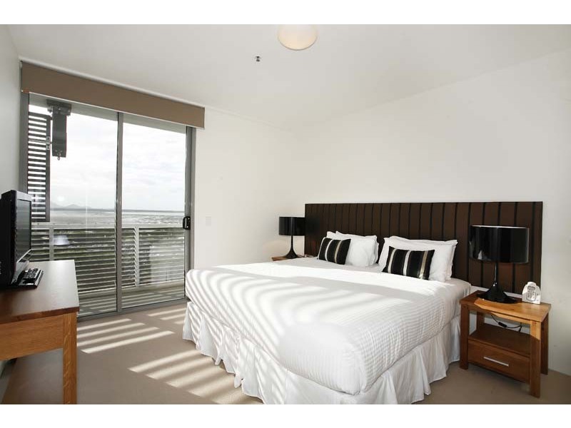 Level 10 APT. 74 / 10A Marlin Parade, HARBOUR LIGHTS, Cairns QLD 4870