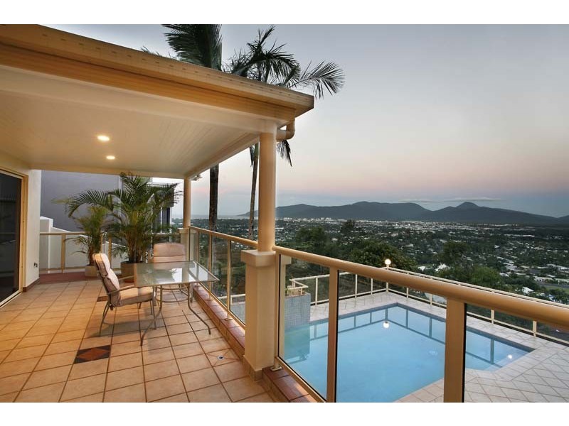 109  Summer Hill Drive, Mooroobool QLD 4870