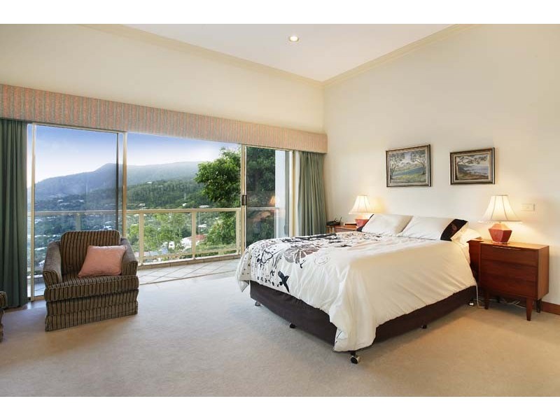 109  Summer Hill Drive, Mooroobool QLD 4870