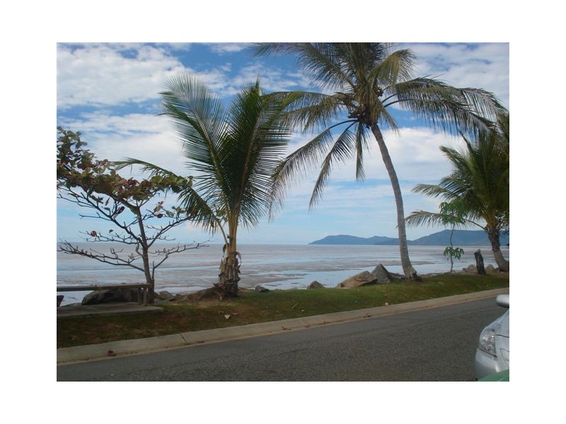 183  O’Shea Esplanade, Machans Beach QLD 4878